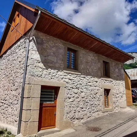 Nyaraló Charmante Maison Au Desert D'entremont Les Déserts